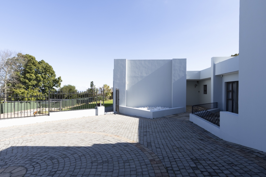 To Let 4 Bedroom Property for Rent in Helderberg Estate Western Cape